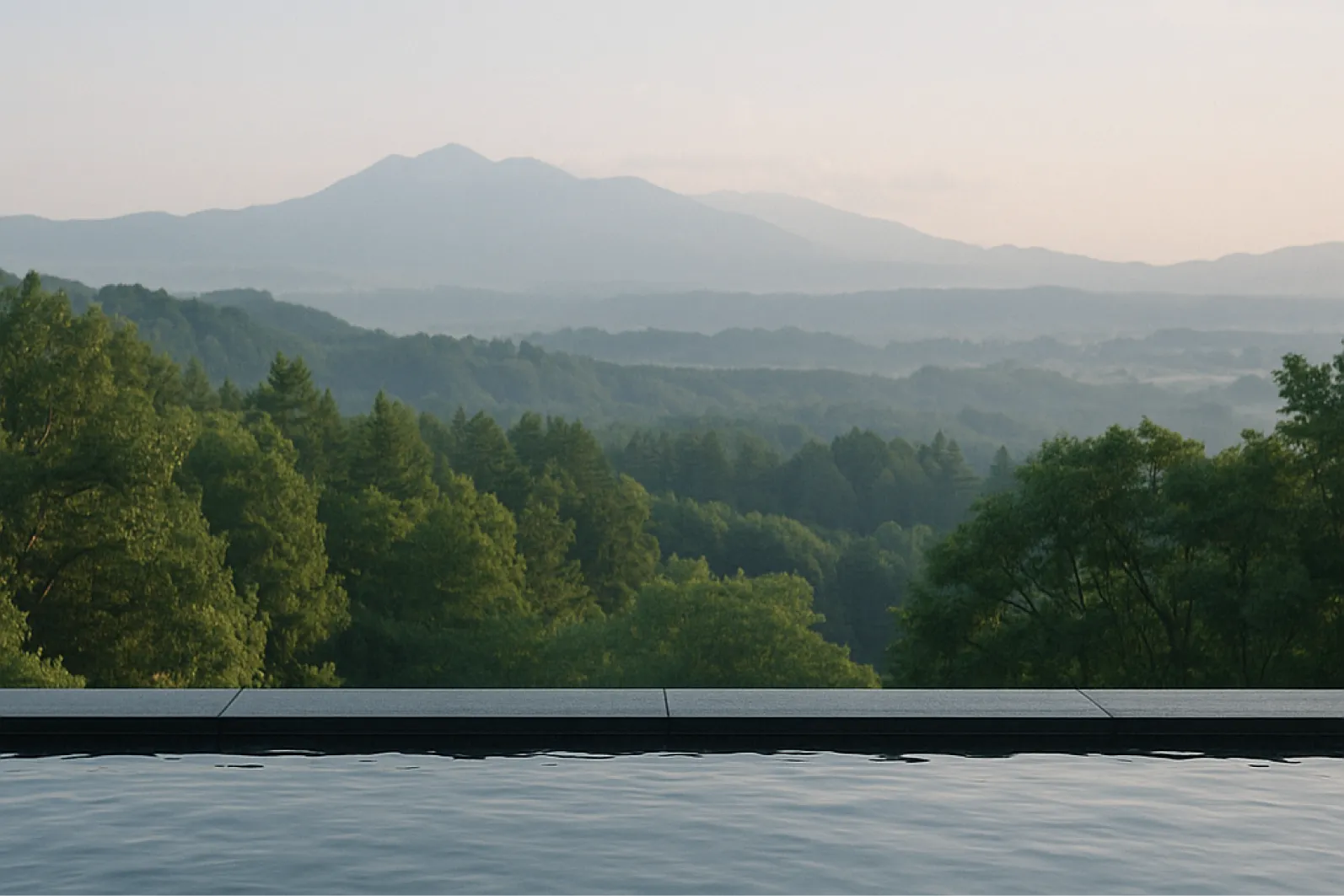 昼間の露天風呂からの景色